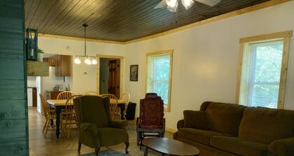 Lumber Street Cottage