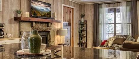 House, Multiple Beds (Sleepy Bear) | Living area