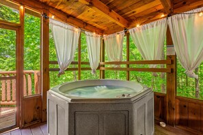 Bain à remous intérieur