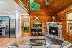 Living area - Old Oak View | Fire Pit • Hot Tub • Smoky Mtn Escape (Sevierville)