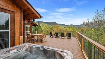 Casa, varias camas (Mountain Vibes) | Restaurante al aire libre