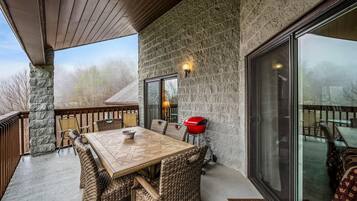 Condo, Multiple Beds (My Happy Place) | Outdoor dining