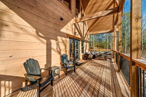 Hus, flere senger (Calling Mountains) | Terrasse/patio
