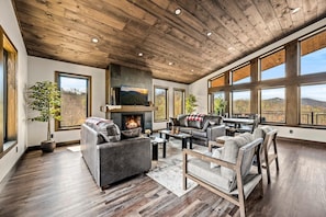 Ferienhaus, Mehrere Betten (Majestic Overlook) | Wohnbereich