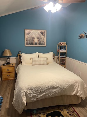 Ferienhaus, Mehrere Betten (Cozy Hollow Cabin) | 2 Schlafzimmer