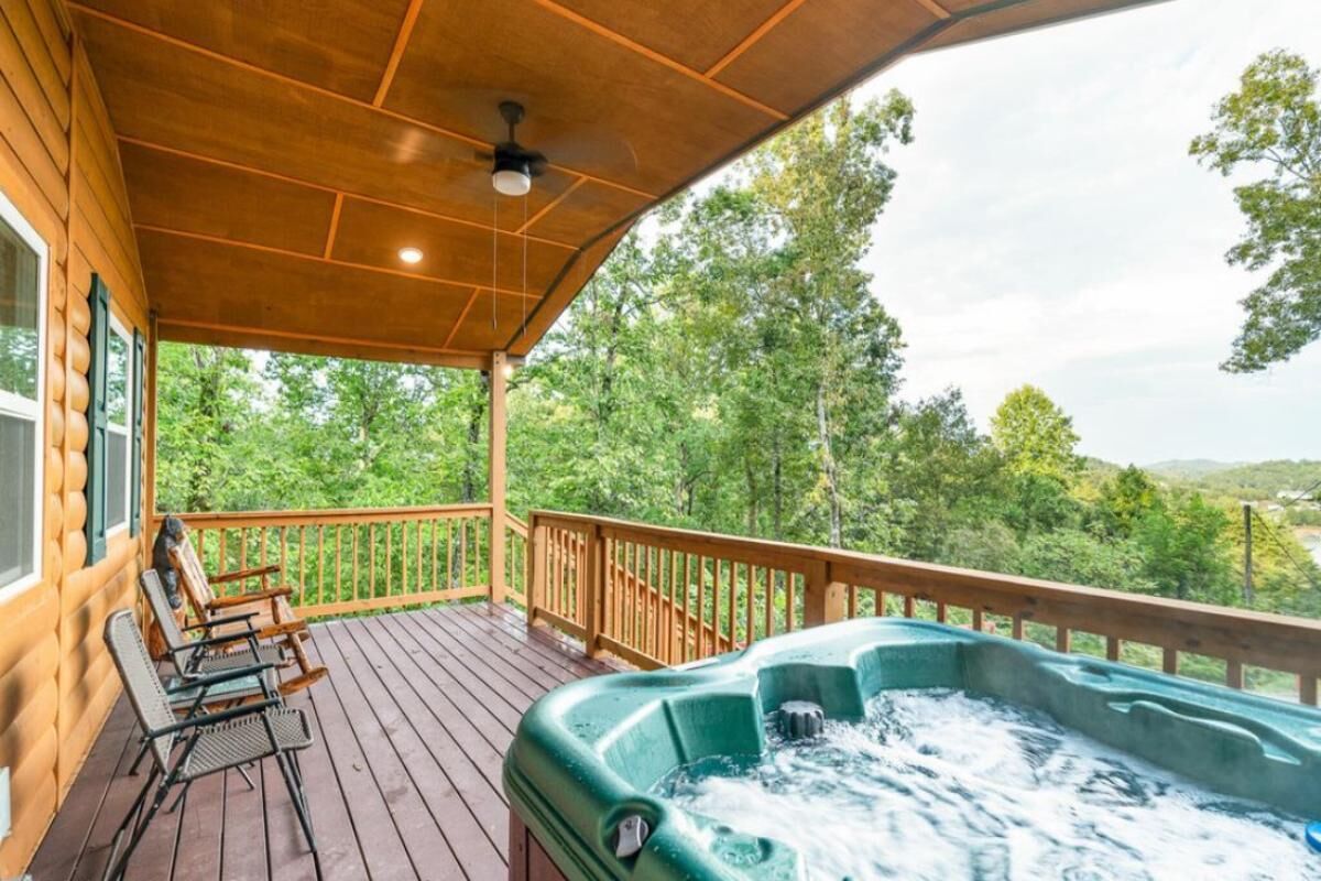 Ferienhaus, Mehrere Betten (Cozy Hollow Cabin) | Terrasse/Patio