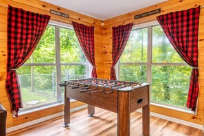 Ferienhaus, Mehrere Betten (Carefree Hideaway) | Spielezimmer