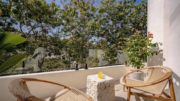 Superior Studio, 1 King Bed | Balcony