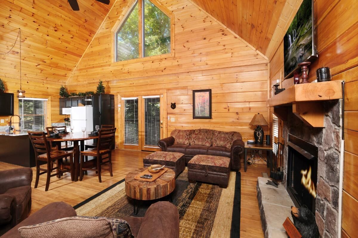 House, Multiple Beds (Smoky Mountain Jewel Unit 2) | Living area