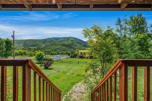 House, Multiple Beds (Honey Hive) | Property grounds - Honey Hive (Sevierville)