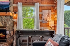 House, Multiple Beds (Honey Hive) | Interior - Honey Hive (Sevierville)