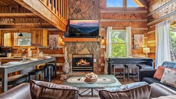 House, Multiple Beds (Honey Hive) | Living area