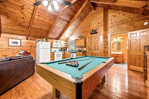 House, 1 King Bed with Sofa bed (Mountain Dream) | Games room - Mountain Dream (Sevierville)