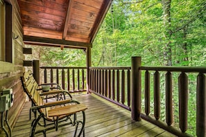House, 1 King Bed with Sofa bed (Mountain Dream) | Property grounds - Mountain Dream (Sevierville)