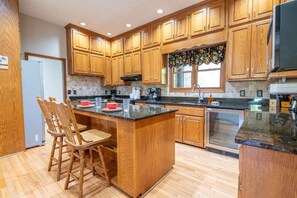House, Multiple Beds (Peachtree) | Private kitchen - Peachtree (Sevierville)