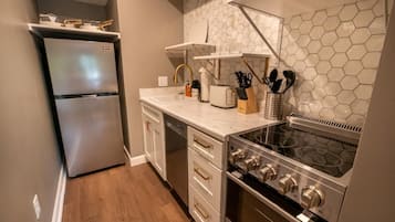Kondominium, Beberapa Tempat Tidur (Enchanted Treehouse Hideaway) | Dapur pribadi