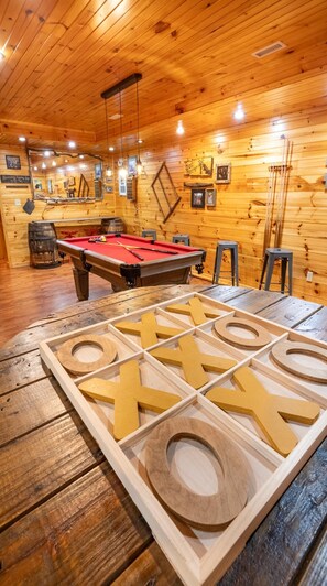 Casa, várias camas (Simply Incredible) | Sala de jogos