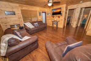 House, Multiple Beds (Bearman's Cabin) | Living area - Bearman's Cabin (Sevierville)