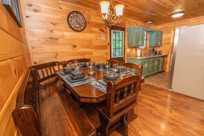 Maison, plusieurs lits (Bearman's Cabin) | Restauration