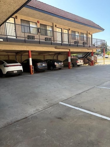 Townhouse Motel 