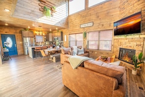 House, Multiple Beds (Amazing Grace) | Living area - Amazing Grace (Sevierville)