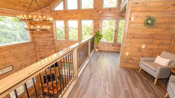 House, Berbilang Katil (Amazing Grace) | Bahagian dalam