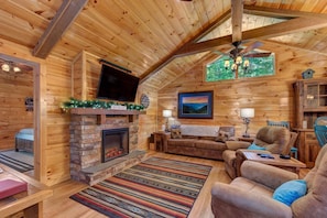 House, 1 King Bed with Sofa bed (Misty Mountain Cabin) | Living area - Misty Mountain Cabin (Sevierville)