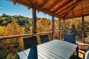 Ferienhaus, Mehrere Betten (High Country Cabin) | Speisen im Freien