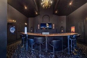 Ferienhaus, Mehrere Betten (Z - Gatlinburg Mansion) | Bar (in der Unterkunft)