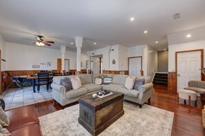 Ferienhaus, Mehrere Betten (Z - Gatlinburg Mansion) | Wohnbereich