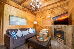 House, Multiple Beds (Big Bear Lodge at Valley View) | Living area - Big Bear Lodge at Valley View (Sevierville)