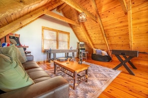 House, Multiple Beds (Big Bear Lodge at Valley View) | Living area - Big Bear Lodge at Valley View (Sevierville)