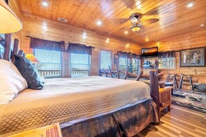 House, Multiple Beds (Smokey's Hideaway) - Smokey's Hideaway (Sevierville)