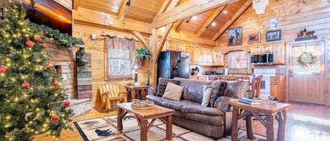 Casa, varias camas (Smokey's Hideaway) | Zona de estar