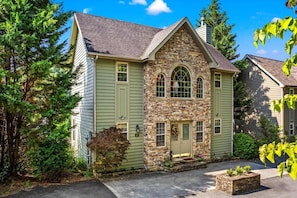 House, Multiple Beds (Z - Mountains 4 Miles) | Exterior - Z - Mountains 4 Miles (Gatlinburg)