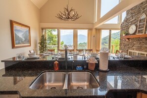 House, Multiple Beds (Window Wonderland) | Interior - Window Wonderland (Gatlinburg)