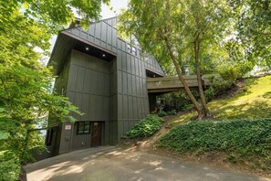 House, Multiple Beds (Window Wonderland) | Exterior - Window Wonderland (Gatlinburg)