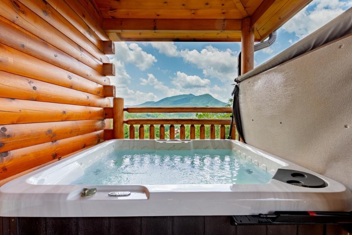 House, Multiple Beds (Smokey Waters) | Outdoor spa tub
