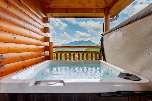 House, Multiple Beds (Smokey Waters) | Outdoor spa tub - Smokey Waters (Sevierville)
