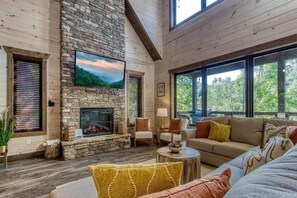 House, Multiple Beds (Stonehouse Ridge) | Living area - Stonehouse Ridge (Pigeon Forge)