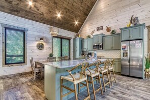 House, Multiple Beds (Stonehouse Ridge) | Private kitchen - Stonehouse Ridge (Pigeon Forge)