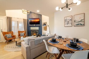 Casa, varias camas (Ski View Summit) | Restaurantes