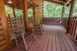 Ferienhaus, Mehrere Betten (Z - Twisting Pines) | Terrasse/Patio