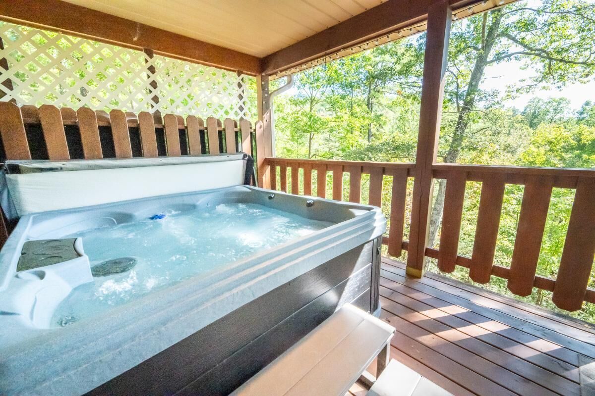 Ferienhaus, Mehrere Betten (A Very Beary Welcome) | Außen-Whirlpool