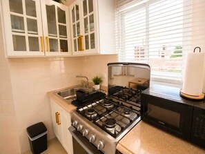 Private kitchen - Tropical Two bedroom on Pedro Clisante with a Pool (Sosúa)