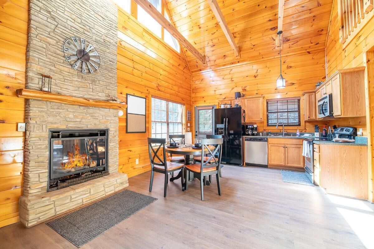 Casa, varias camas (Cabin on the Creek) | Restaurantes