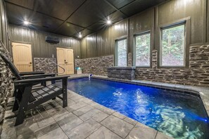 Ferienhaus, Mehrere Betten (Valley Cove) | Pool | Innenpool, beheizter Pool