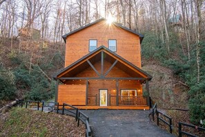 Rumah, Beberapa Tempat Tidur (Three Little Bears 2) | Eksterior