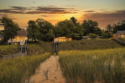 The Beach Bungalow | Coastal Vibe | Private Beach!