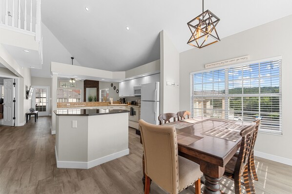Dining - 3BR Branson retreat with pool, balcony, WiFi, and full kitchen. (Branson)